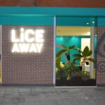 Εξωτερικό καταστήματος με επιγραφή liceaway